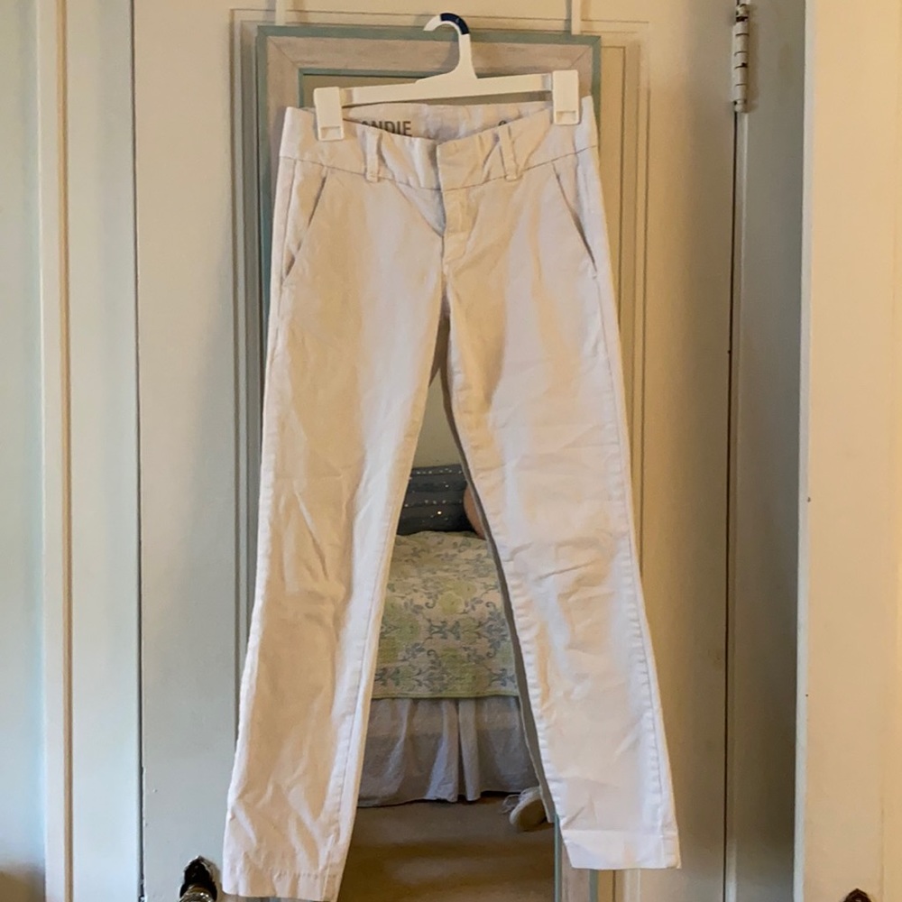 Women’s white cropped pants